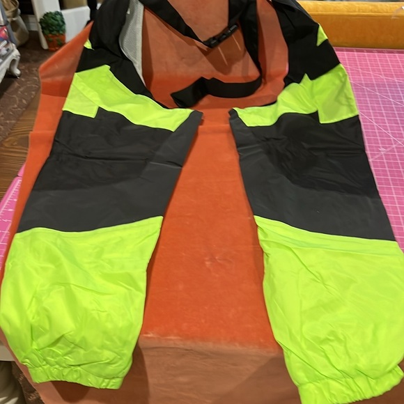NWT  Clasp Reflective Cargo Chaps - Picture 2 of 10